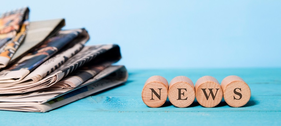 Some traders base their trading strategy on the publication of major economic, financial and political news to exploit higher volatility triggered by these publications.